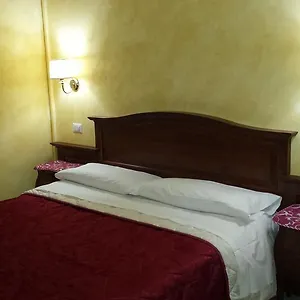 3 Lati Di Pitagora Rome